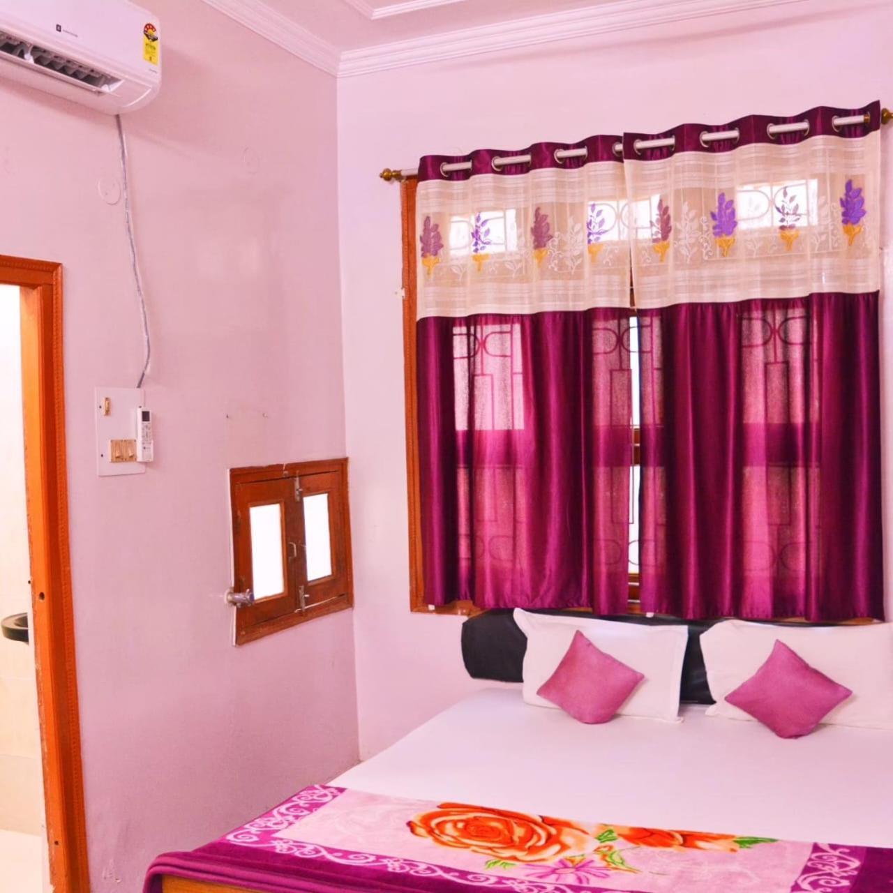 Hostel Shivshakti קג'ורהו מראה חיצוני תמונה
